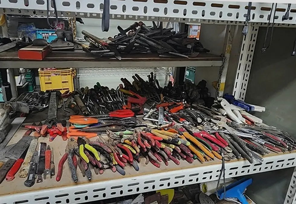 가평 파주운정 데코타일박리철거 고철중고설비최고가공제 폐기물 수거 및 마감